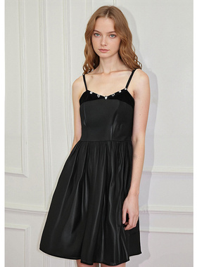 EF赫本风晚宴派对约会吊带连衣裙2025冬季新款水钻显瘦气质小黑裙