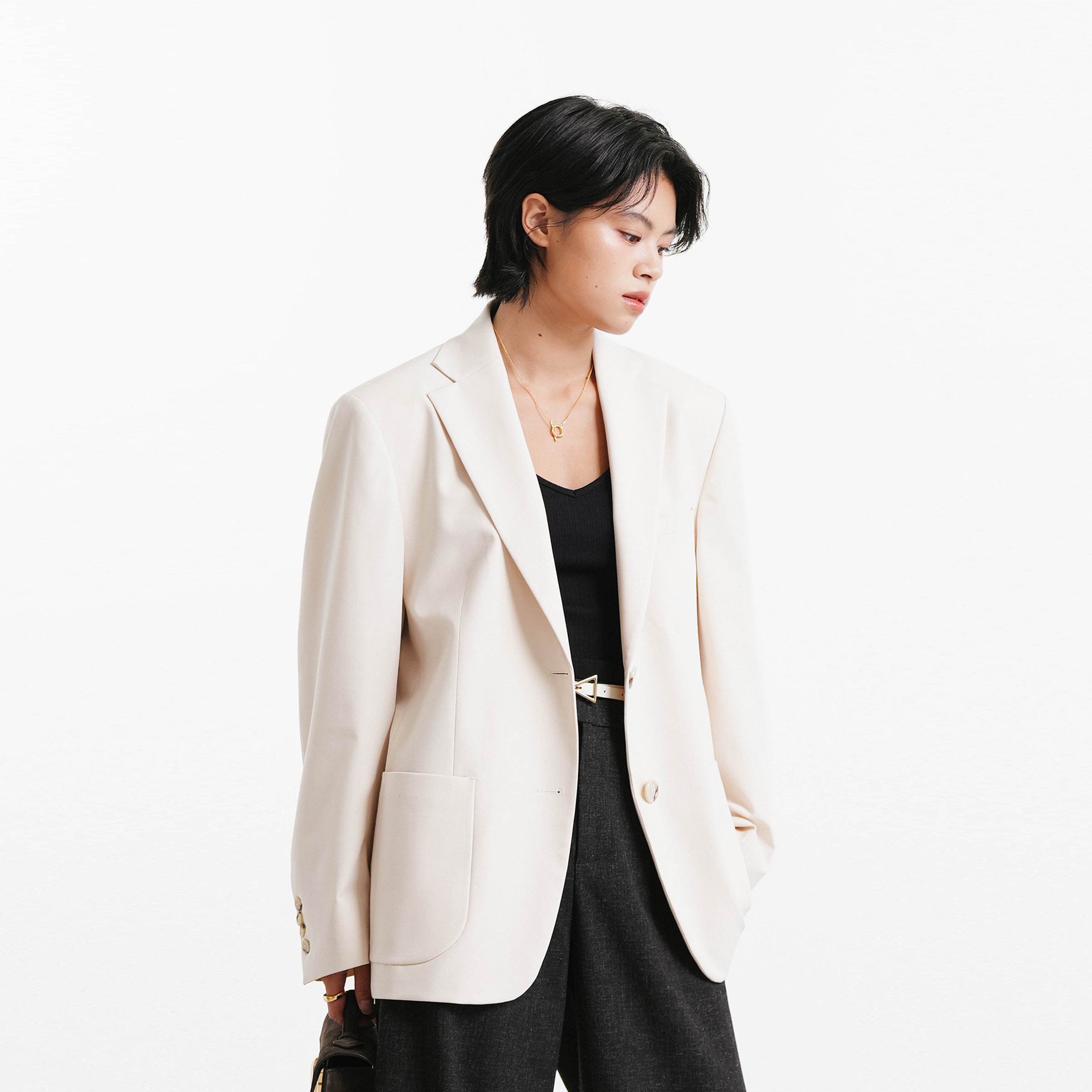 单排扣平驳领高定垫肩正肩西装