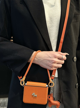 悦皇橙色立体小马适用于华为Purax折叠手机壳全包中轴pocket2新年马挂饰novaflipS斜挎挂绳手提喜庆国风p50壳