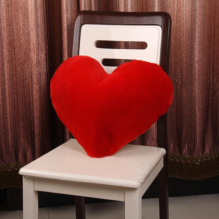 厂家热销兔毛心形皮毛靠垫抱枕被