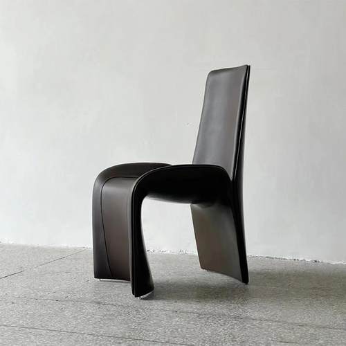 设计师H造型餐椅玻璃纤维异形餐椅单人休闲 椅样板房样品屋展示中