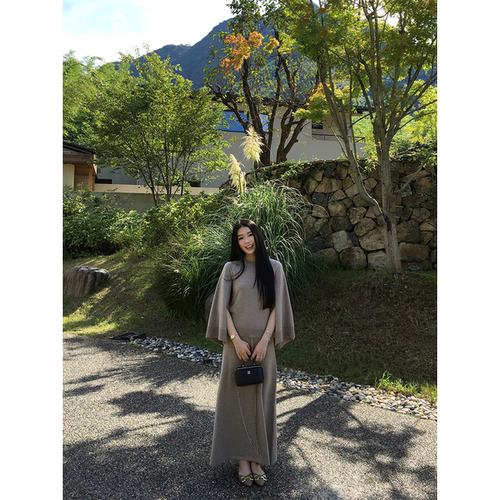 黄亮Elovey 浅驼色针织百搭宽松半裙女早秋高腰显瘦长款半身裙