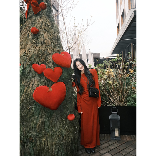 黄亮Elovey【1/11 20:00pm】巴黎红漂亮修身长款气质连衣裙D01-2