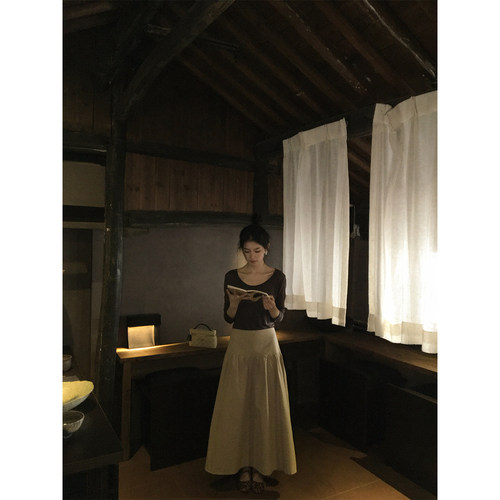 黄亮Elovey【4/7 20:00pm】蓬蓬纸张感-压线褶皱长款半身裙