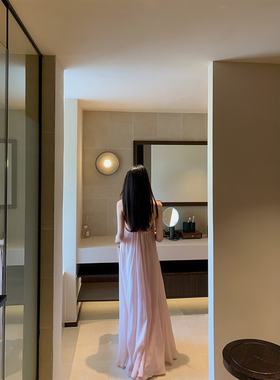 黄亮Elovey【3/18 20:00pm】淡淡粉嫩仙女裙-天丝吊带长款连衣裙