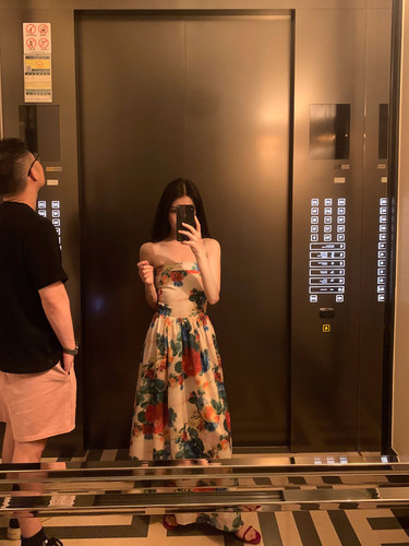 黄亮Elovey 浪漫花园抹胸连衣裙女夏季收腰显瘦生日裙宴会裙