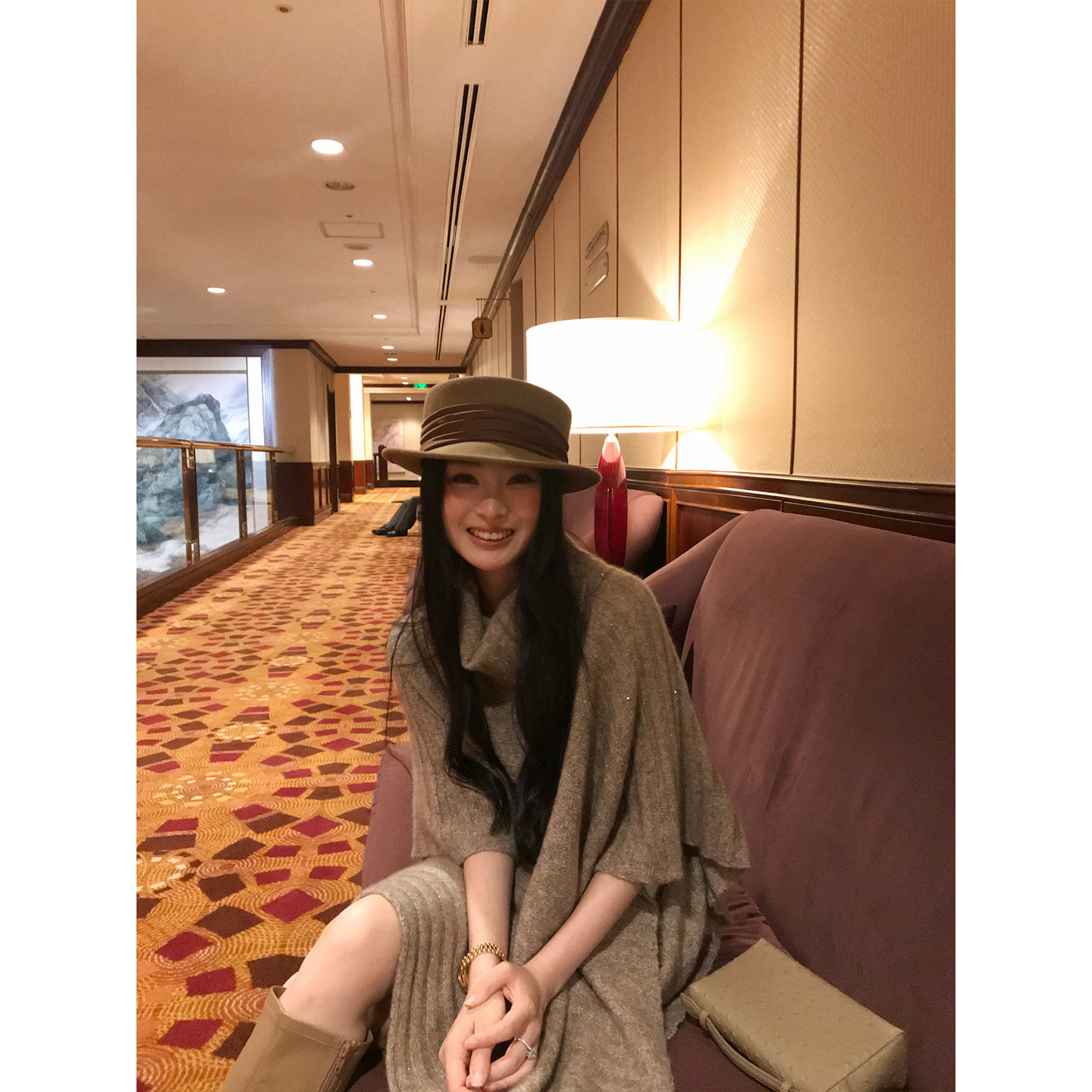 黄亮Elovey【温柔贵女】山羊绒羊毛翻领套头斗篷式针织披肩罩衫