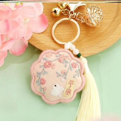 香囊diy材料手工制作挂饰刺绣铃兰花荷包吊坠车用薰衣草艾草送男