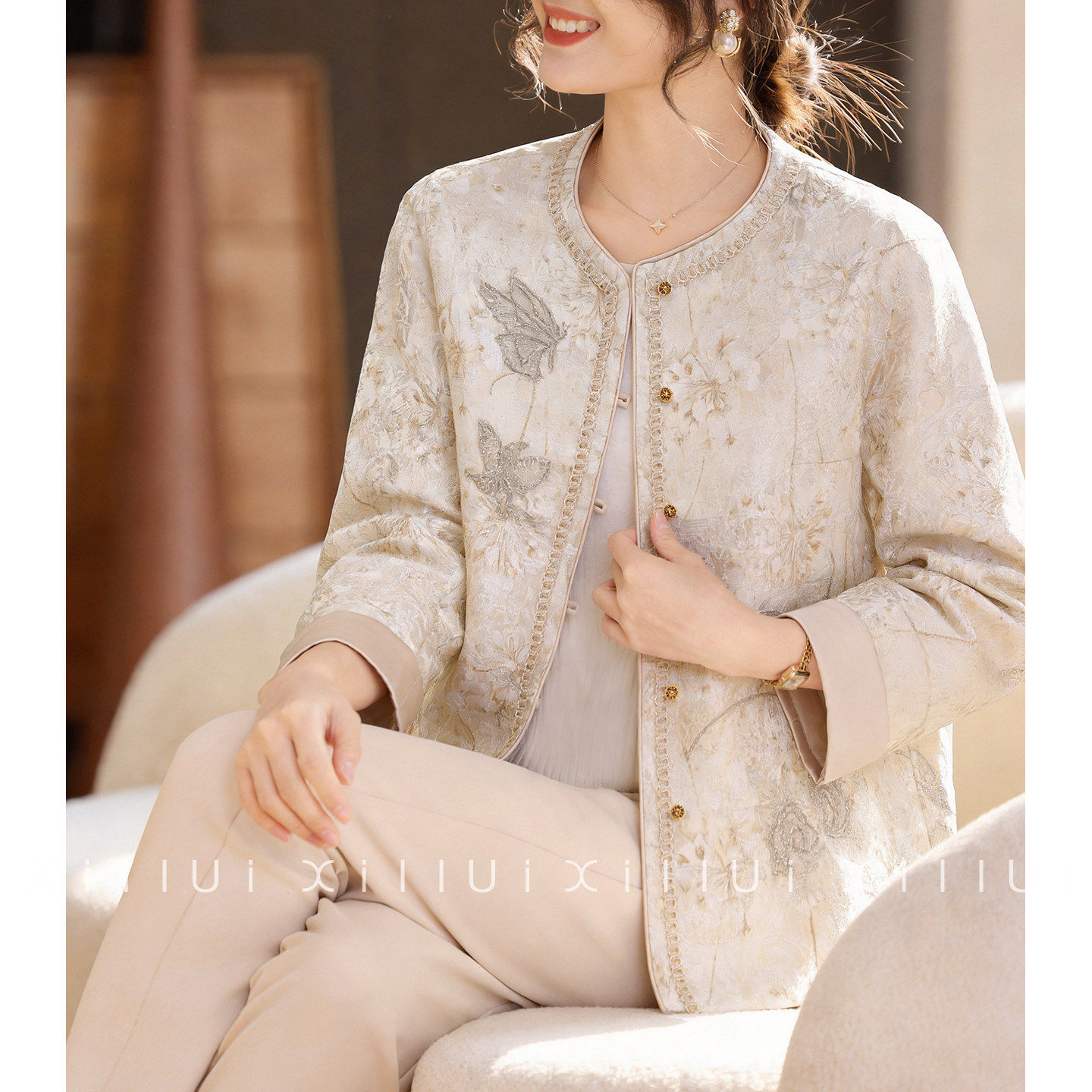 喜卉中老年妈妈春装新中式外套中老年女装春季国风短款夹克上衣服