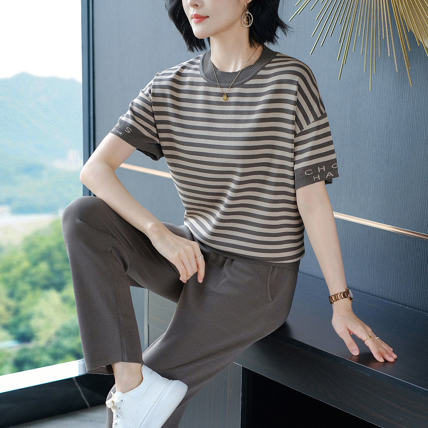 洋派减龄运动套装女夏季2025新款短袖T恤休闲时尚中年妈妈两件套