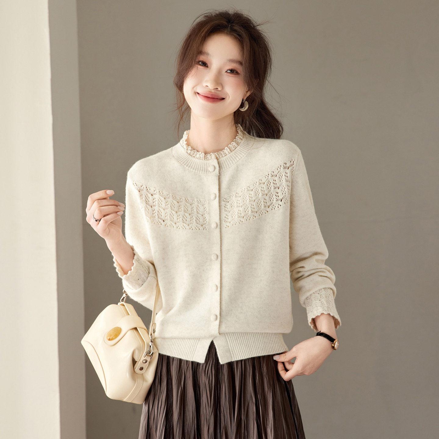 2026春季新款小香风蕾丝边镂空针织开衫女薄款毛衣外套高级感上衣