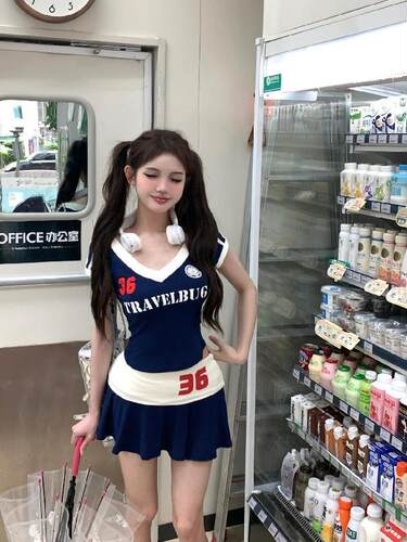运动印花上衣半身裙两件套辣妹