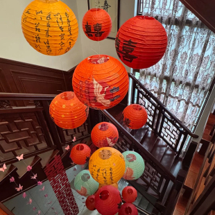 结婚楼梯扶手装饰新中式婚礼蜂窝球灯笼喜字拉花晨袍婚房布置套装