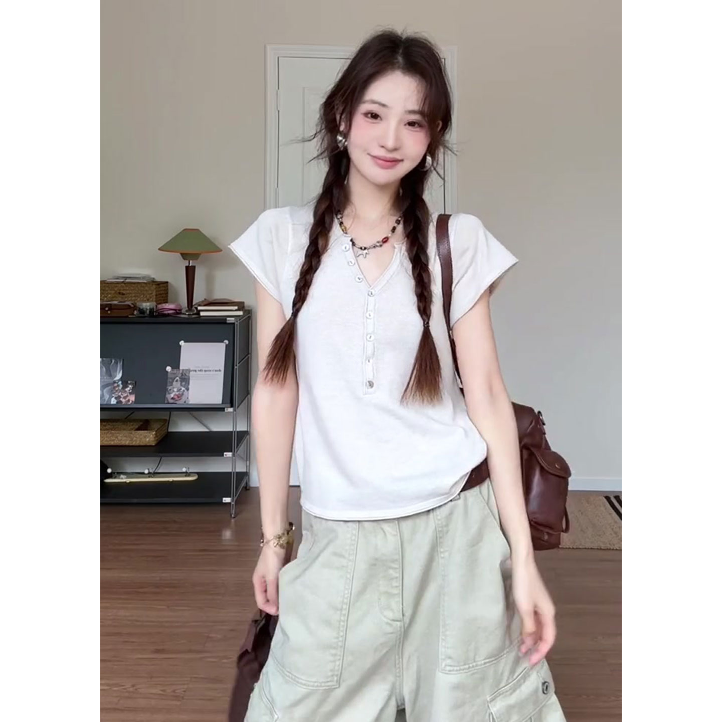 韩式文艺亨利领纽扣短袖T恤女夏季白色修身显瘦简约穿搭通勤上衣