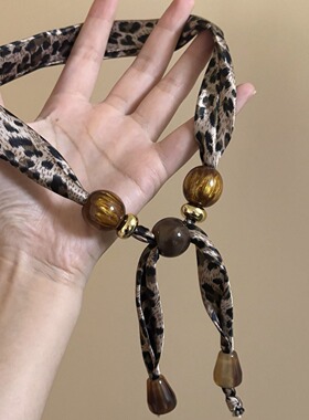 复古秋冬豹纹丝巾项链美拉德小众设计感串珠长款毛衣链新款锁骨链