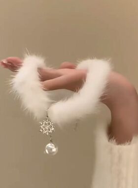 毛绒雪花珍珠项链高级感气质choke锁骨r颈链圣诞节毛衣链气质配饰