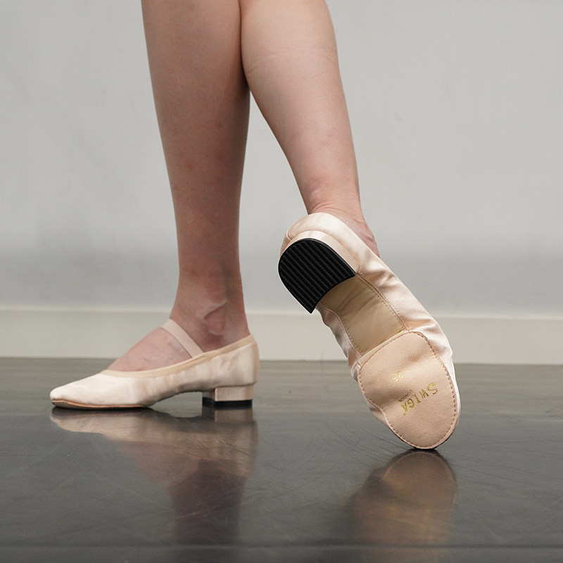 swiga缎面弹力底高跟教师鞋