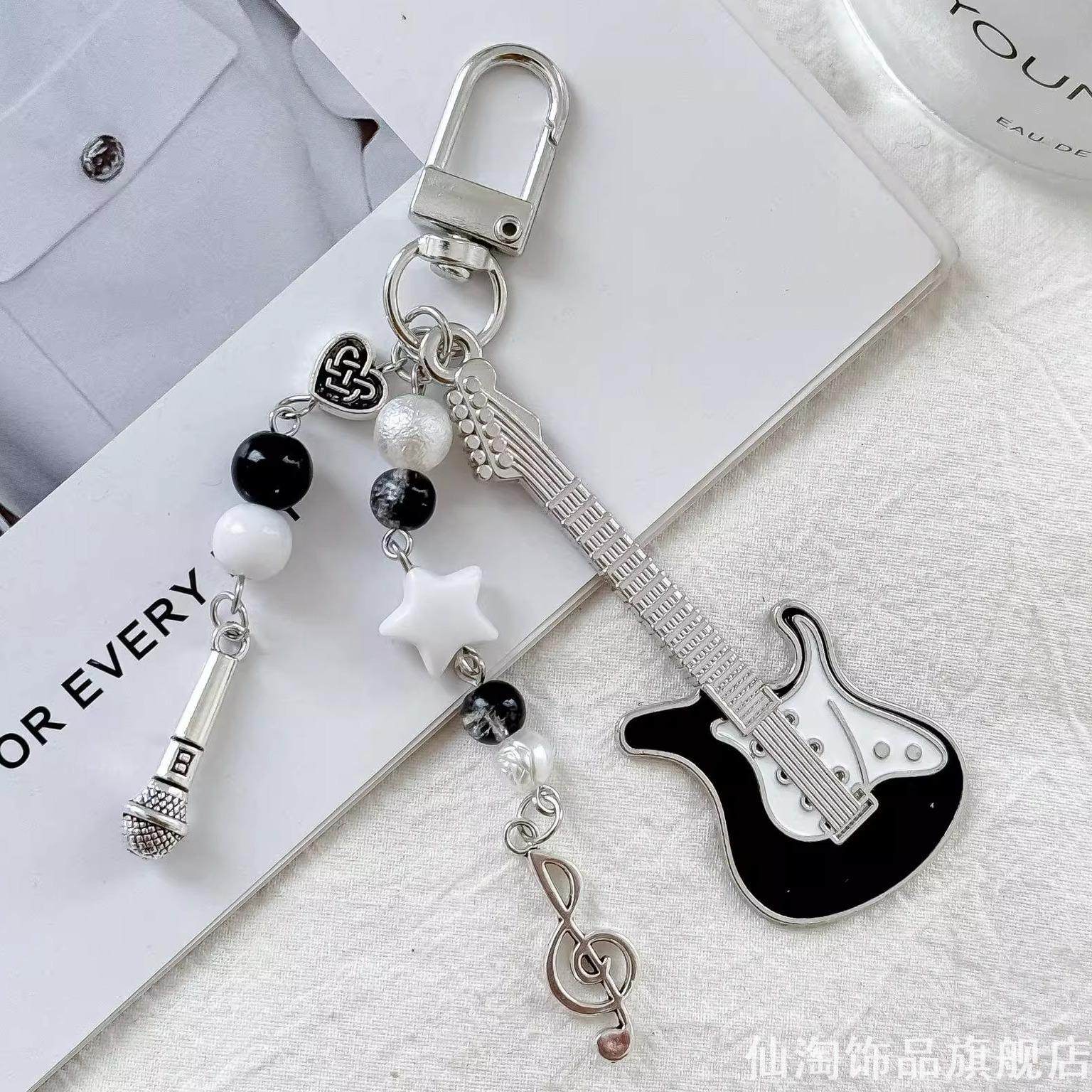 黑色吉他爱心手作串珠少女手机链