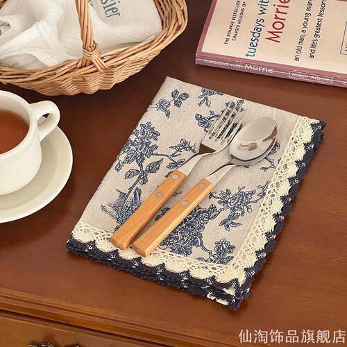 温柔中古青花瓷蕾丝餐垫黑白撞色