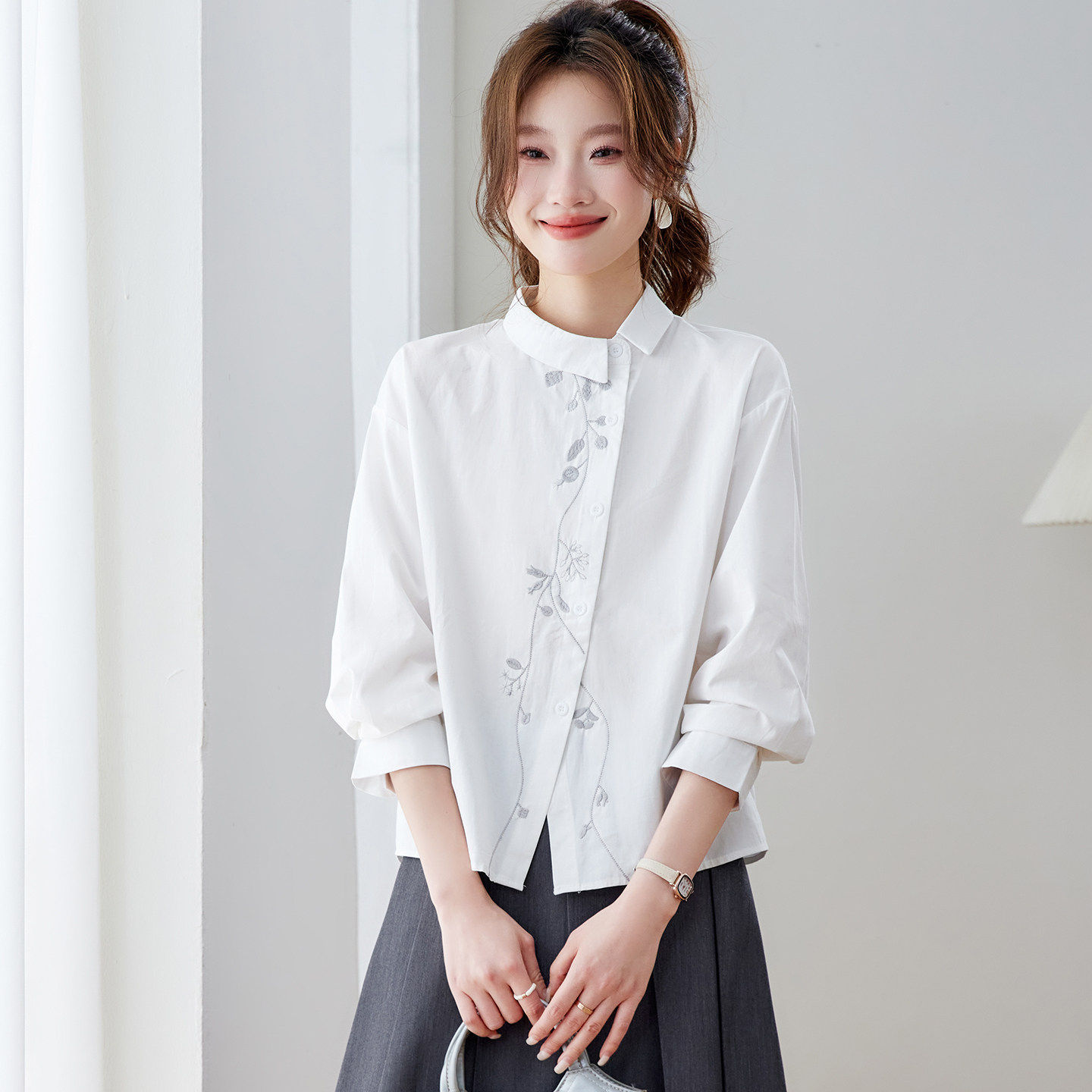 纯棉白色刺绣衬衫女春装