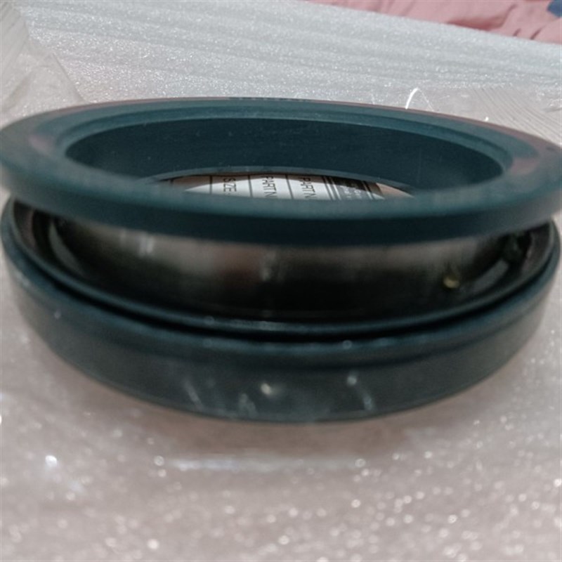 适配福田雷沃欧豹M7O4一BA前桥BQ3565E油封 62*80雷沃7Y04前桥油