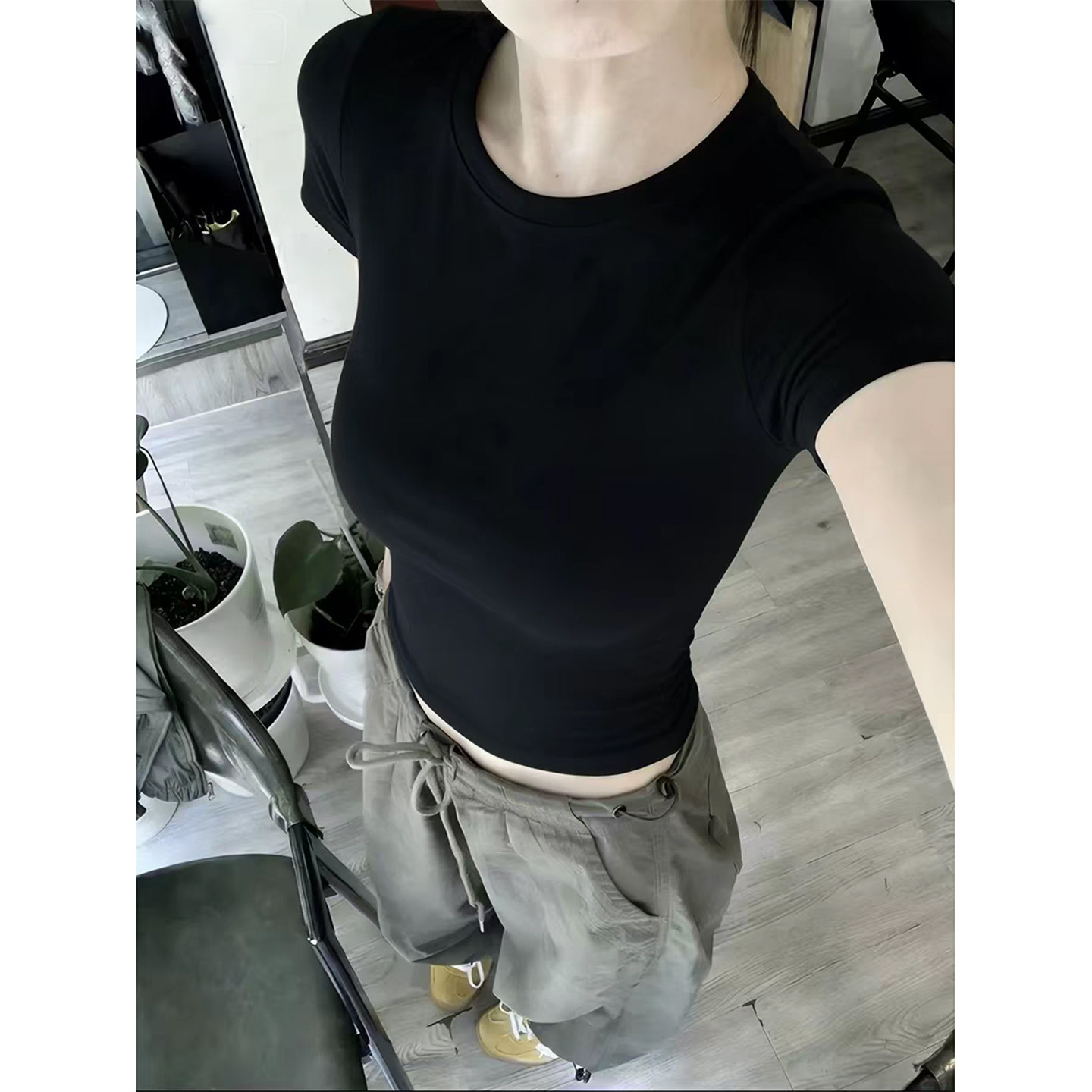欧货黑色正肩短袖t恤女夏季新款紧身辣妹收腰显瘦百搭基础款上衣