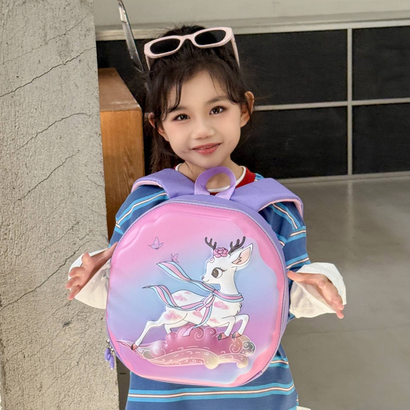 儿童小鹿双肩背包可爱幼儿园书包男女童洋气硬壳背包新款宝宝书包