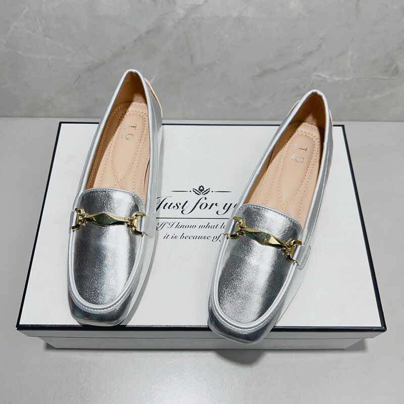 豆豆鞋2026春季新款百搭银色单鞋女平底方头超软不累脚孕妇瓢鞋子