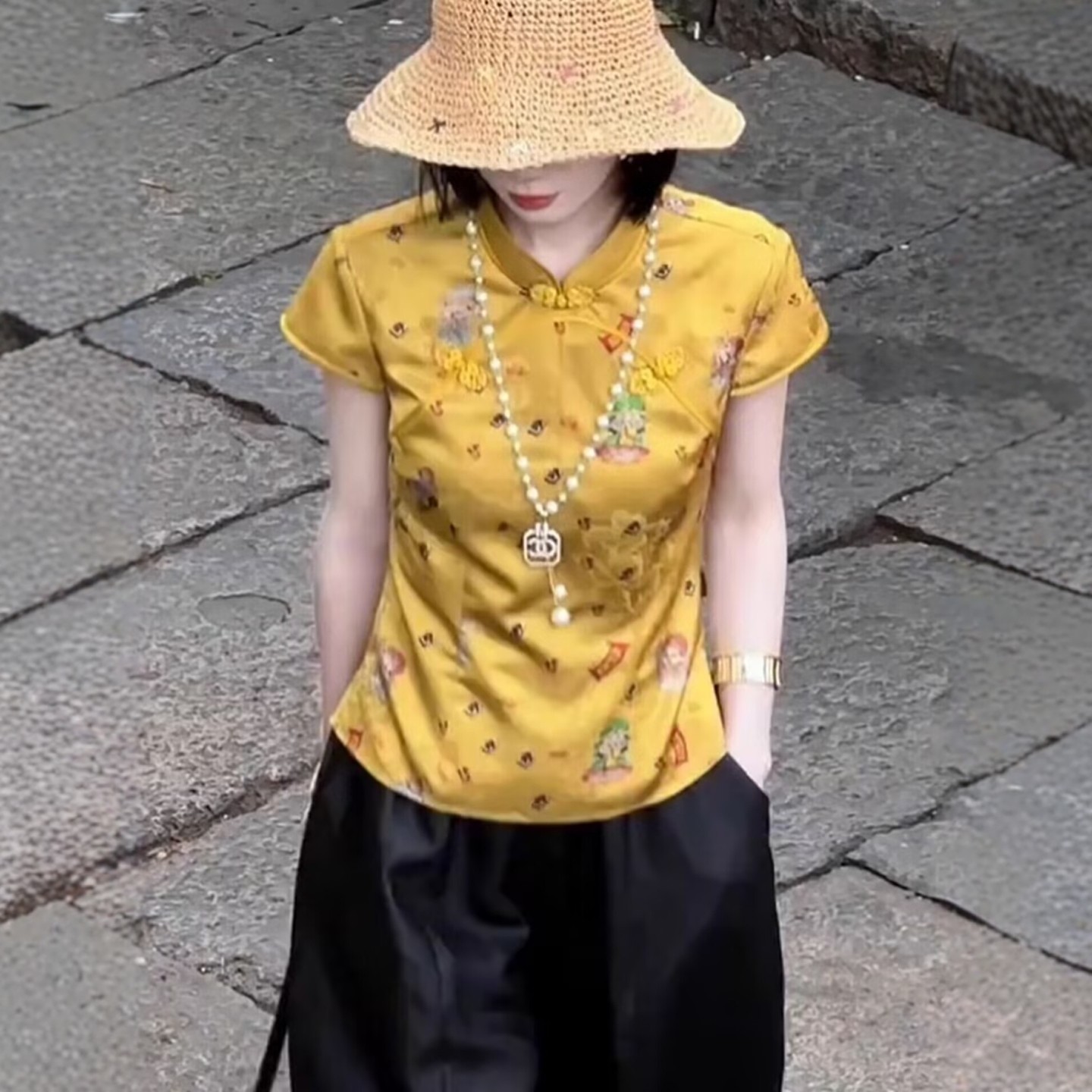 新中式国风黄色缎面印花短袖衬衫