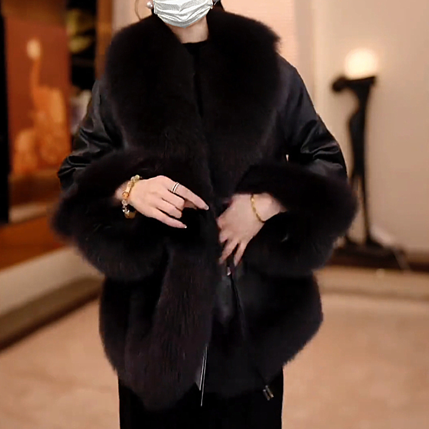 真皮绵羊皮狐狸毛女皮草冬新款