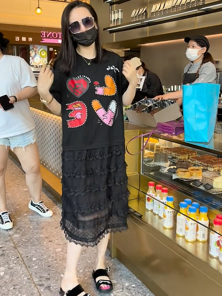 彩色字母黑色连衣裙女宽松显瘦