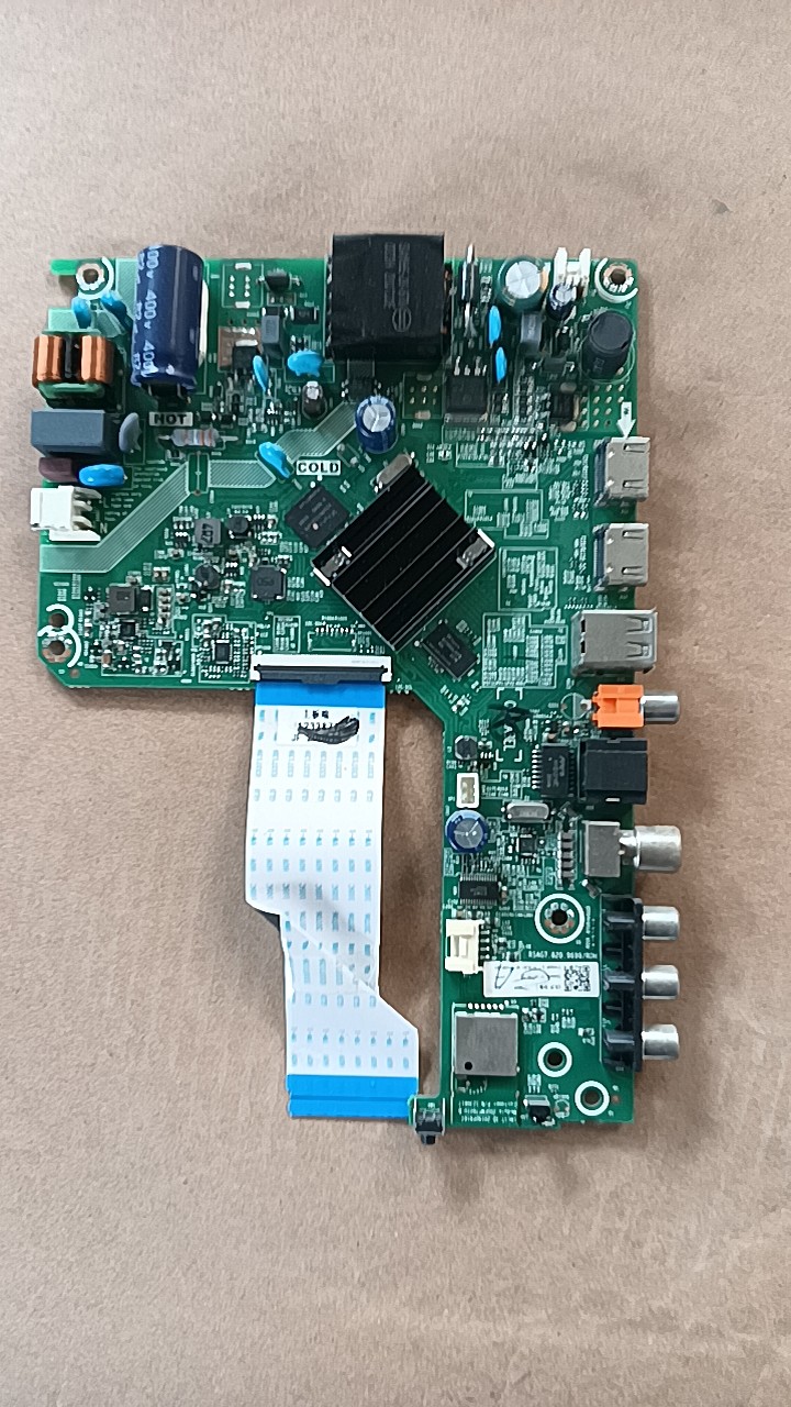 海信32E2F 32A3F 主板RSAG7.820.9699/ROH配屏HD315Y1H81