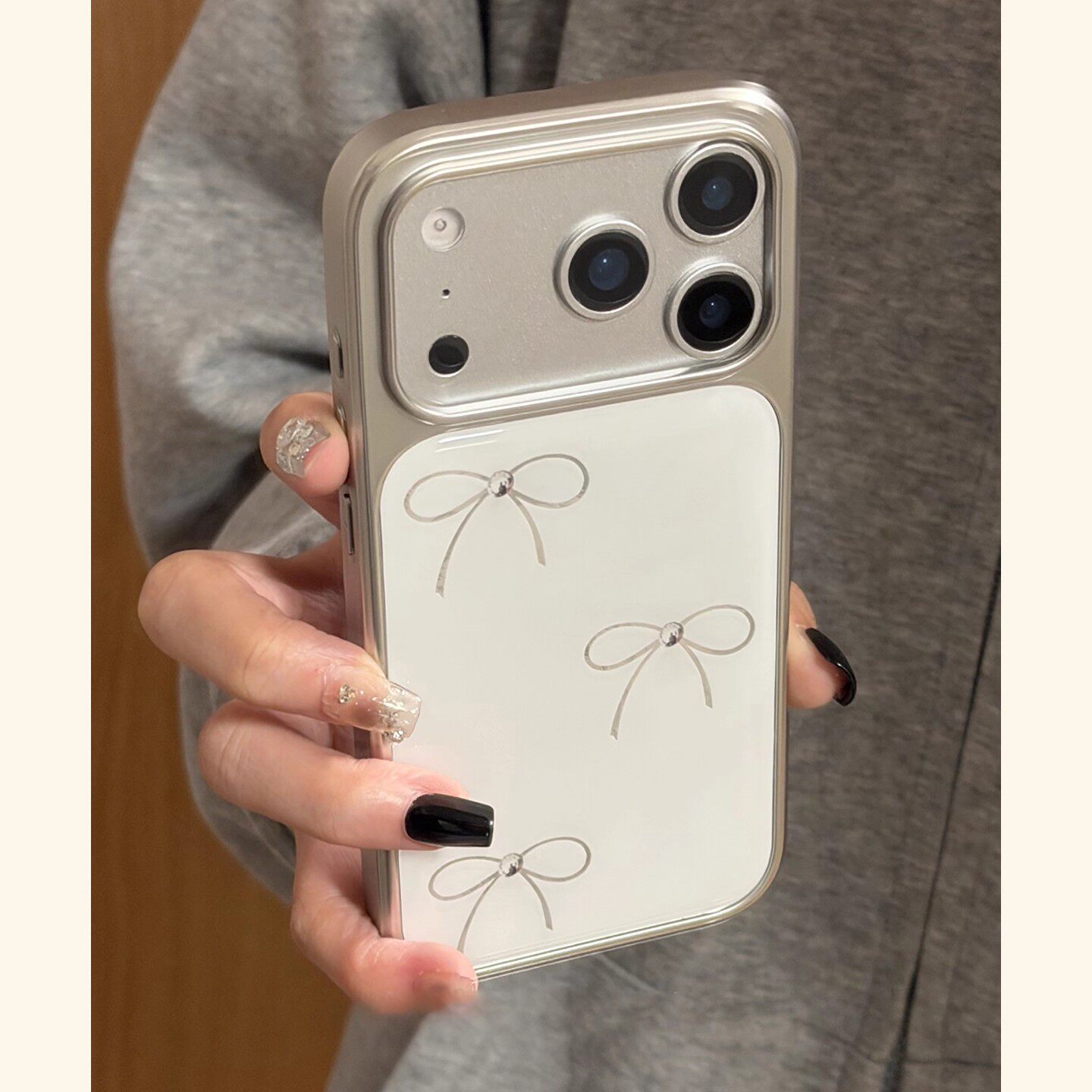 电镀银色蝴蝶结适用苹果17promax手机壳iphone16女新