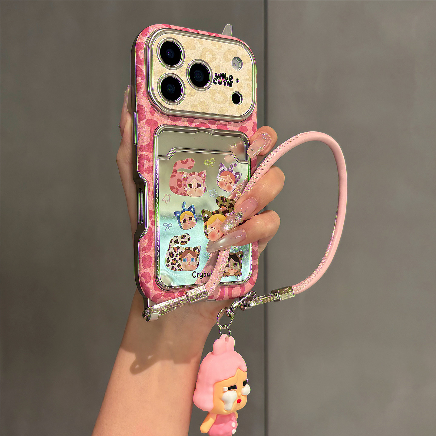 粉色豹纹搞怪哭娃卡包可插卡适用苹果17promax手机壳iphone17pro女新款16pro大视窗15手拎挂绳14防摔保护套13
