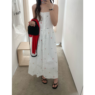幸禾 连衣裙女3908 2026夏上新韩系彩色小马刺绣排扣吊带长款