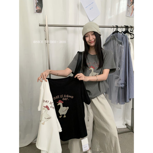 奶思家NICE STUDIO-2026夏季新款卡通鸭子印花宽松短袖T恤w63867
