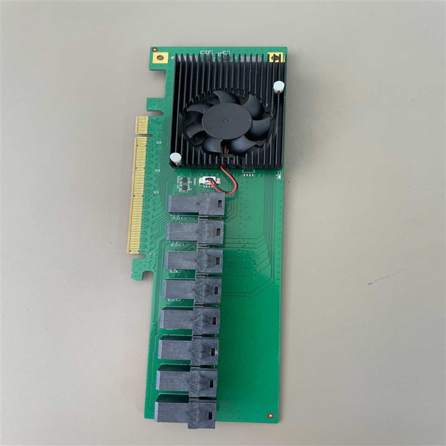 售前询价PCIE扩充卡 X16转8路PCIE X4 NVMe M2#引号议价