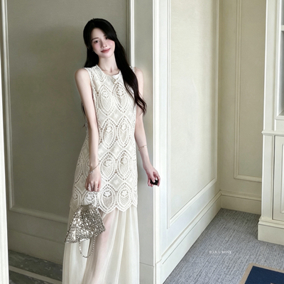 DARA ROSE-法式浪漫蕾丝拼接修身中长款连衣裙SV9508