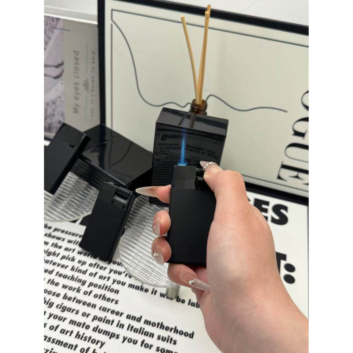 杠杆一次性火机金属外壳高档蓝焰直冲打火机按压翻盖塑料烟盒组合