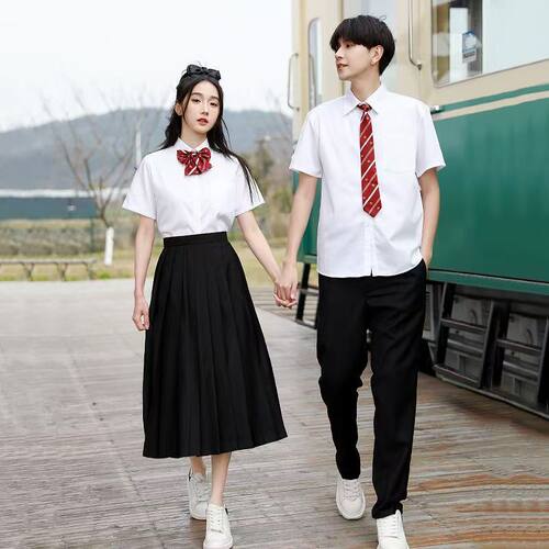 甜美清新学院风毕业班服