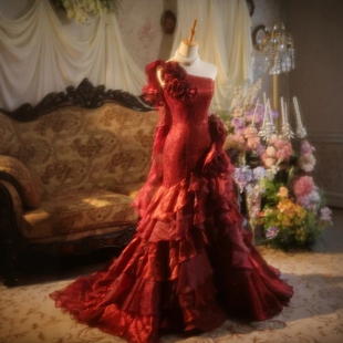 生日写真红色抹胸长裙蛋糕裙摆礼服宴会高级感华丽风晚装2026新款