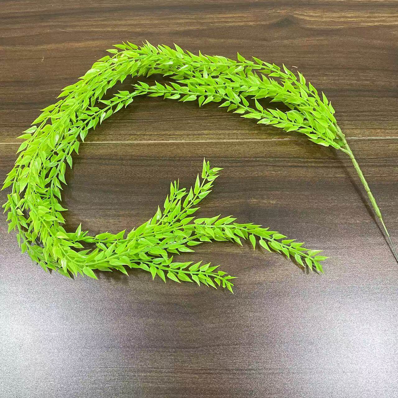 仿真柳叶柳芽假花植物塑料叶子吊顶藤条室内遮挡墙面垂吊绿植装饰