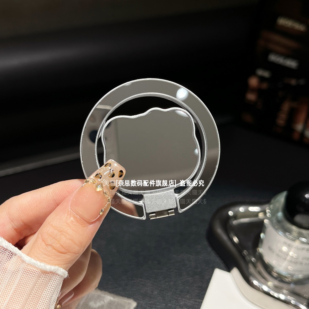 银色一体补妆镜子折叠磁吸支架图片