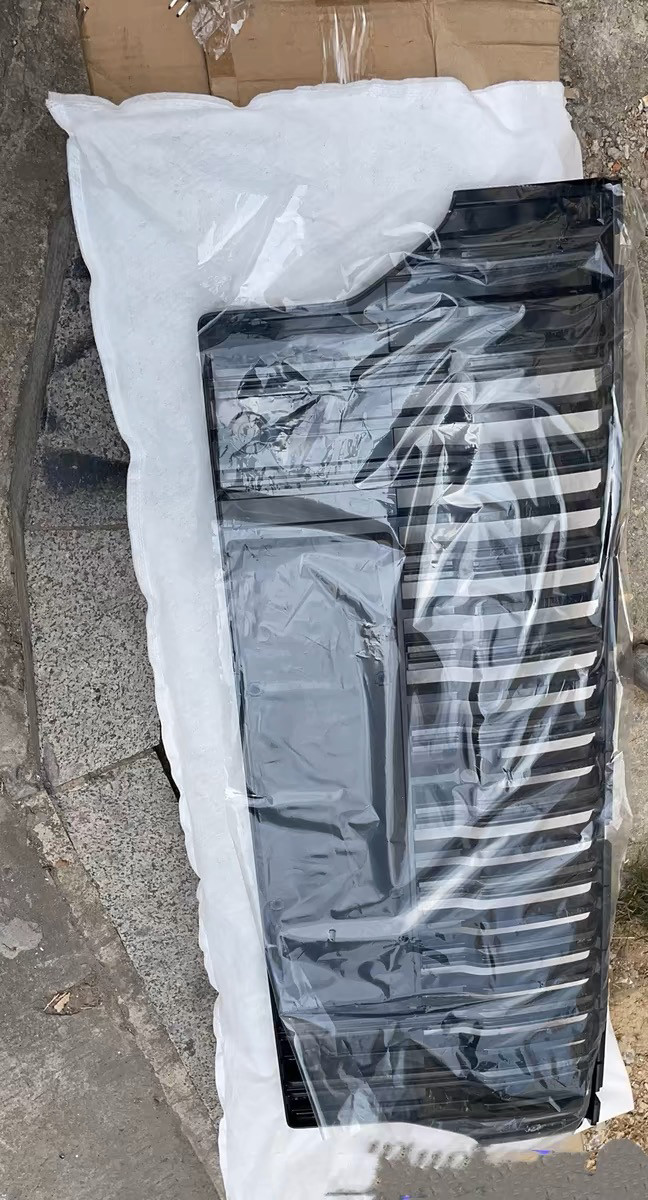 领克09中网 前杠格栅领克09前保险杠进气格栅上中网全新原厂件