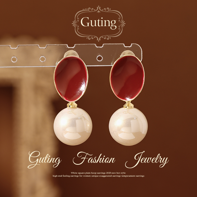 古婷红色椭圆形珍珠耳环女2025新款爆款高级感耳饰小众设计感耳钉
