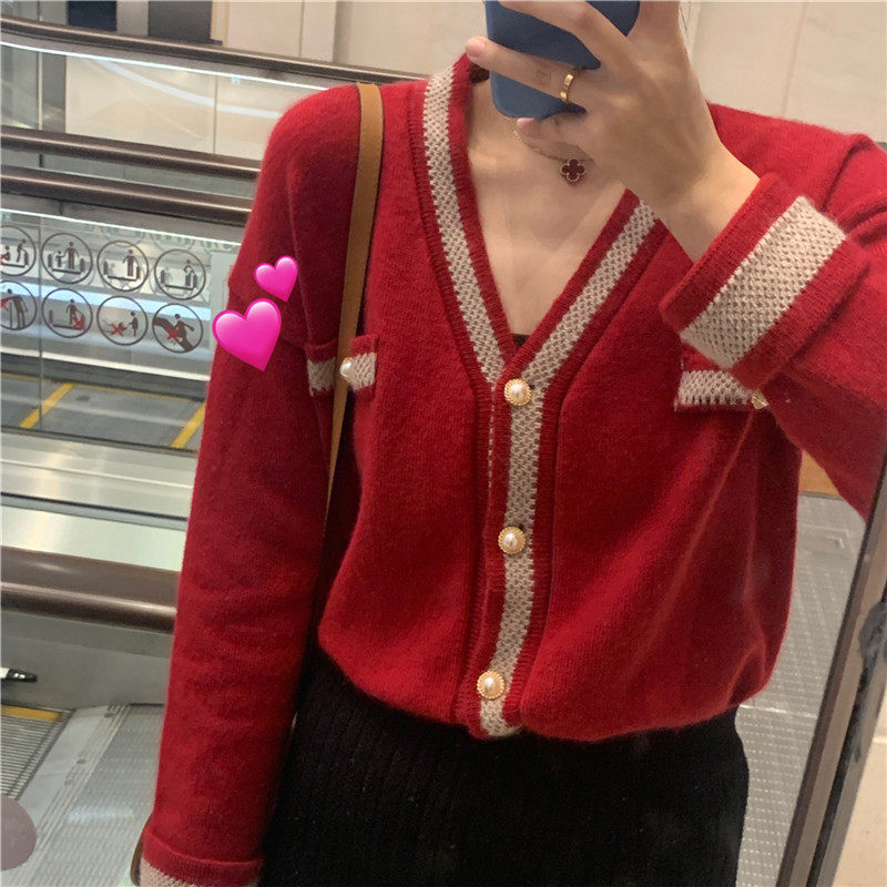 车厘子红色毛衣女外套气质短款秋冬新款浣熊绒宽松针织开衫小香风