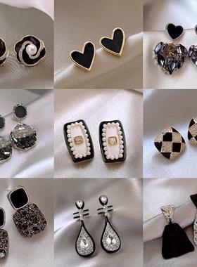 银针时尚高级感镶钻黑色耳环小众百搭气质耳坠轻奢高品质耳饰