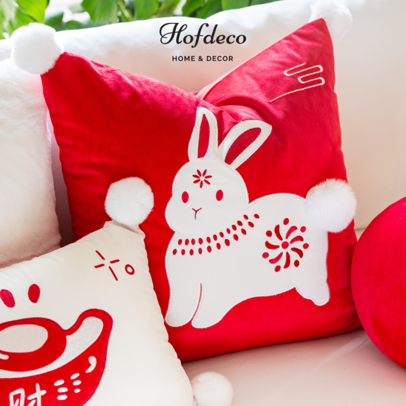 Hofdeco 兔子抱枕可爱表白女生创意礼物红色兔兔靠垫闺蜜生日礼物