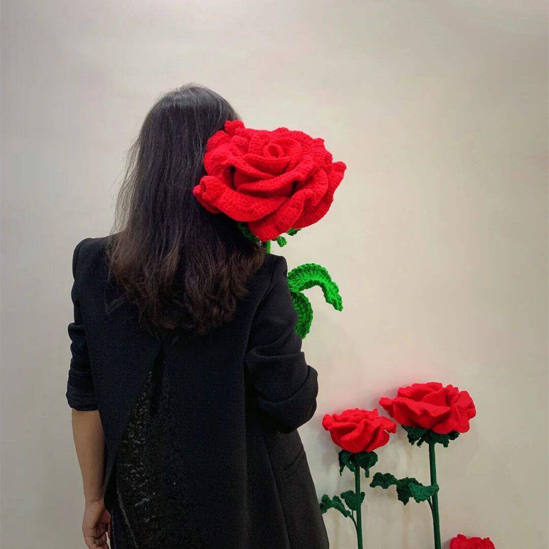 手工钩织大玫瑰成品送女友毛线花