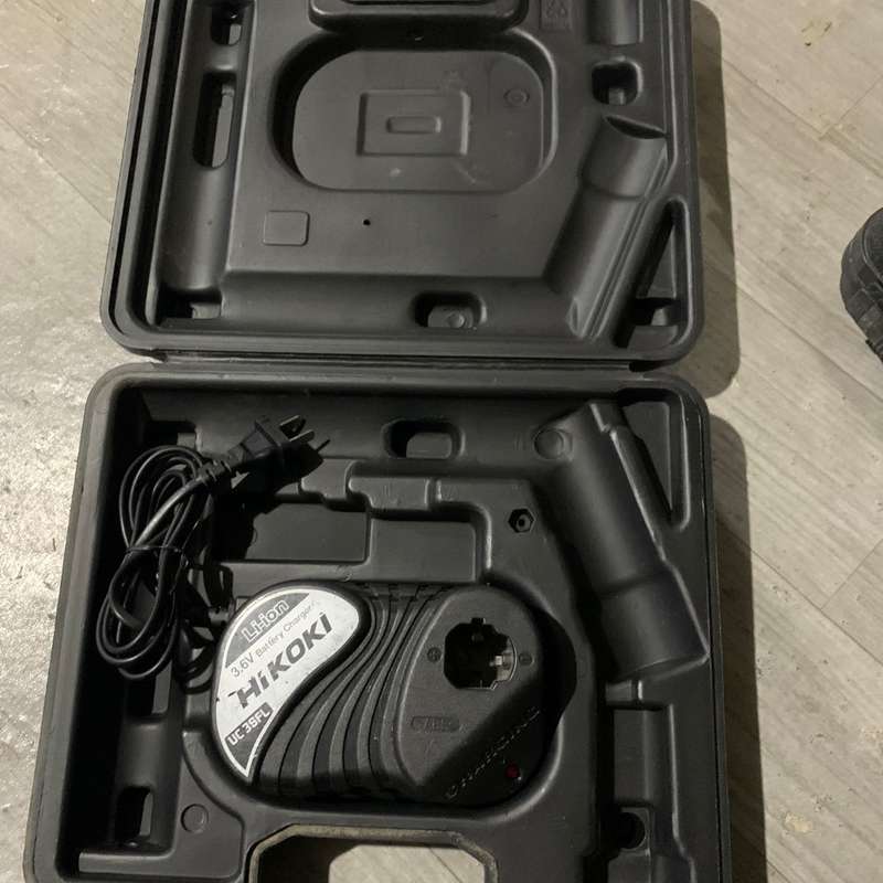 请议价-日立DB3DL2原装充电器和工具箱